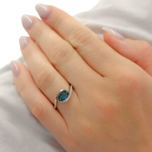 Ring, Weißgold, Topas, Brillanten, Brillantschmuck, Weißgoldschmuck, Safirschmuck, Goldwerkstatt, Schmuck und Trauringe, Neuötting, Altötting, Mühldorf am Inn