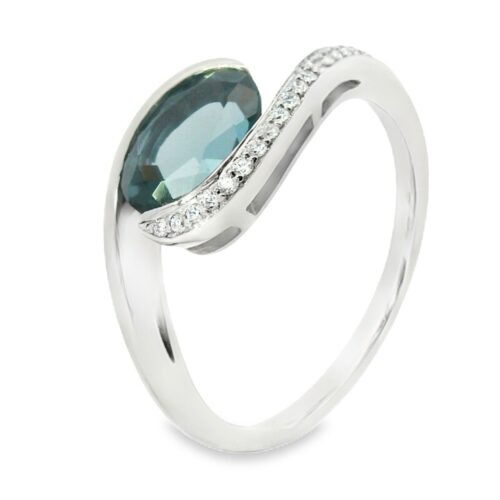 Ring, Weißgold, Topas, Brillanten, Brillantschmuck, Weißgoldschmuck, Safirschmuck, Goldwerkstatt, Schmuck und Trauringe, Neuötting, Altötting, Mühldorf am Inn