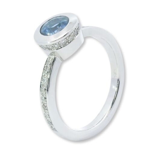 Ring, Weißgold, Safir, Brillanten, Brillantschmuck, Weißgoldschmuck, Safirschmuck, Goldwerkstatt, Schmuck und Trauringe, Neuötting, Altötting, Mühldorf am Inn