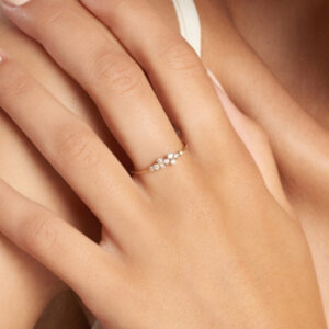 Zarter Ring  Gelbgold 750 mit Brillanten – Bild 2